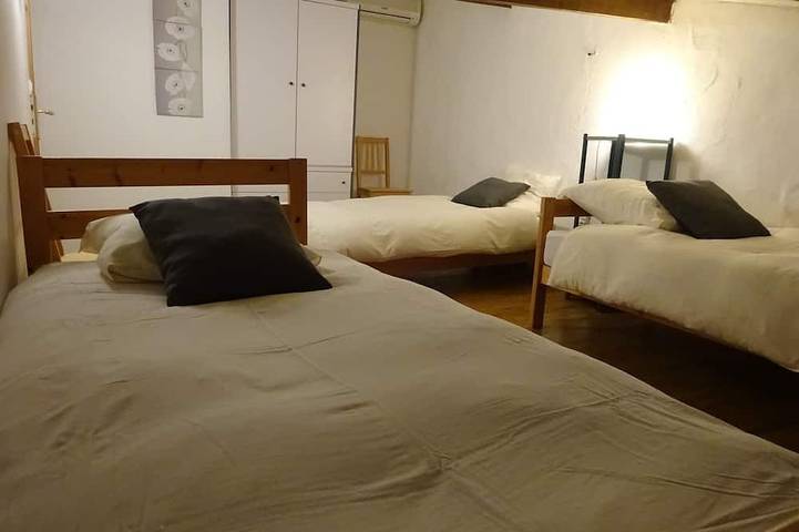 Gîte pour 5 personnes, avec piscine ainsi que terrasse et jardin, animaux acceptés à Les Eyzies-de-Tayac-Sireuil - 3