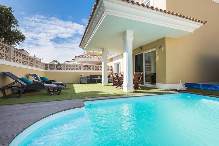Holiday home for 6 people, with Terrace and Pool in Corralejo