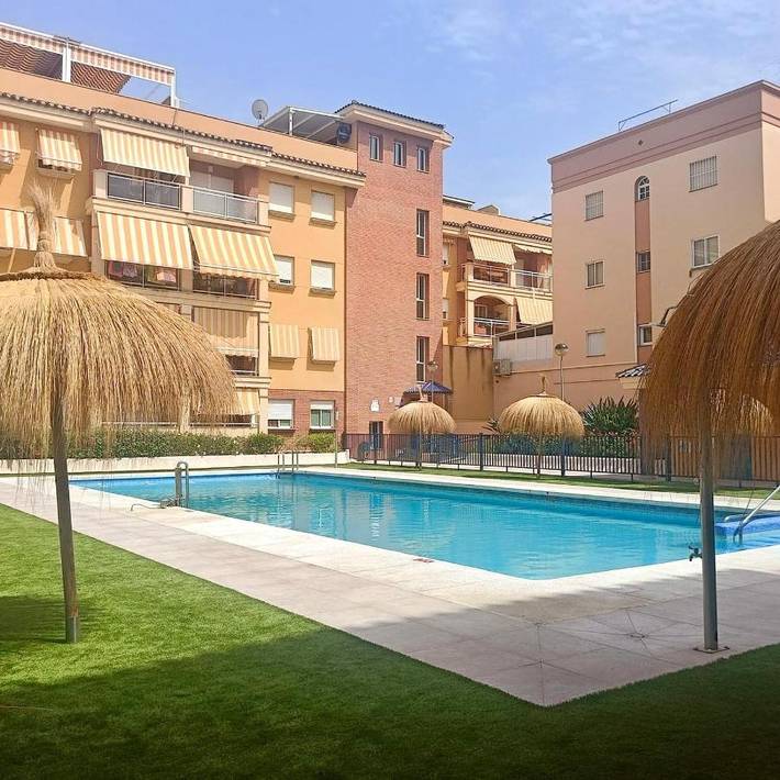 Apartamento de vacaciones para 4 personas, con vistas y terraza además de piscina y jardín, Se admiten mascotas - 1