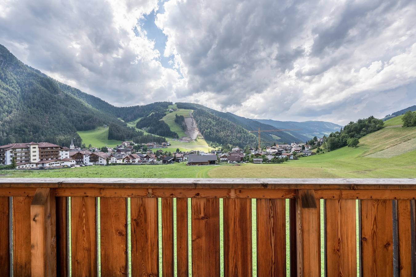 Ganze Wohnung, Ferienwohnung "Ciasa La Palsa 4" mit Bergblick, Balkon & Wlan in San Vigilio di Marebbe, Enneberg