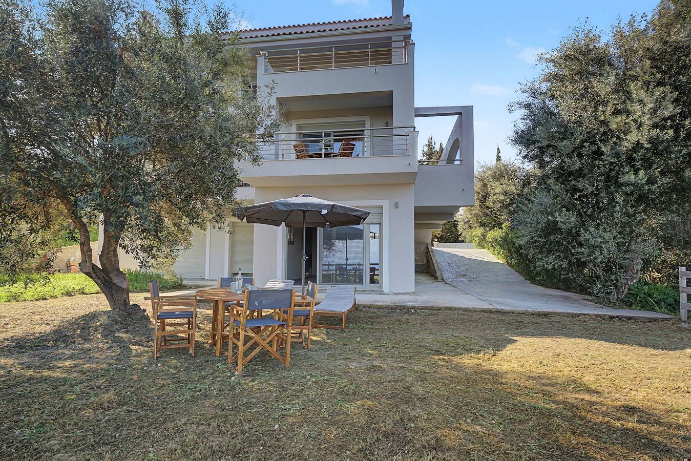 Villa « Niarchos » avec vue sur mer, Wi-Fi et climatisation in Corfou