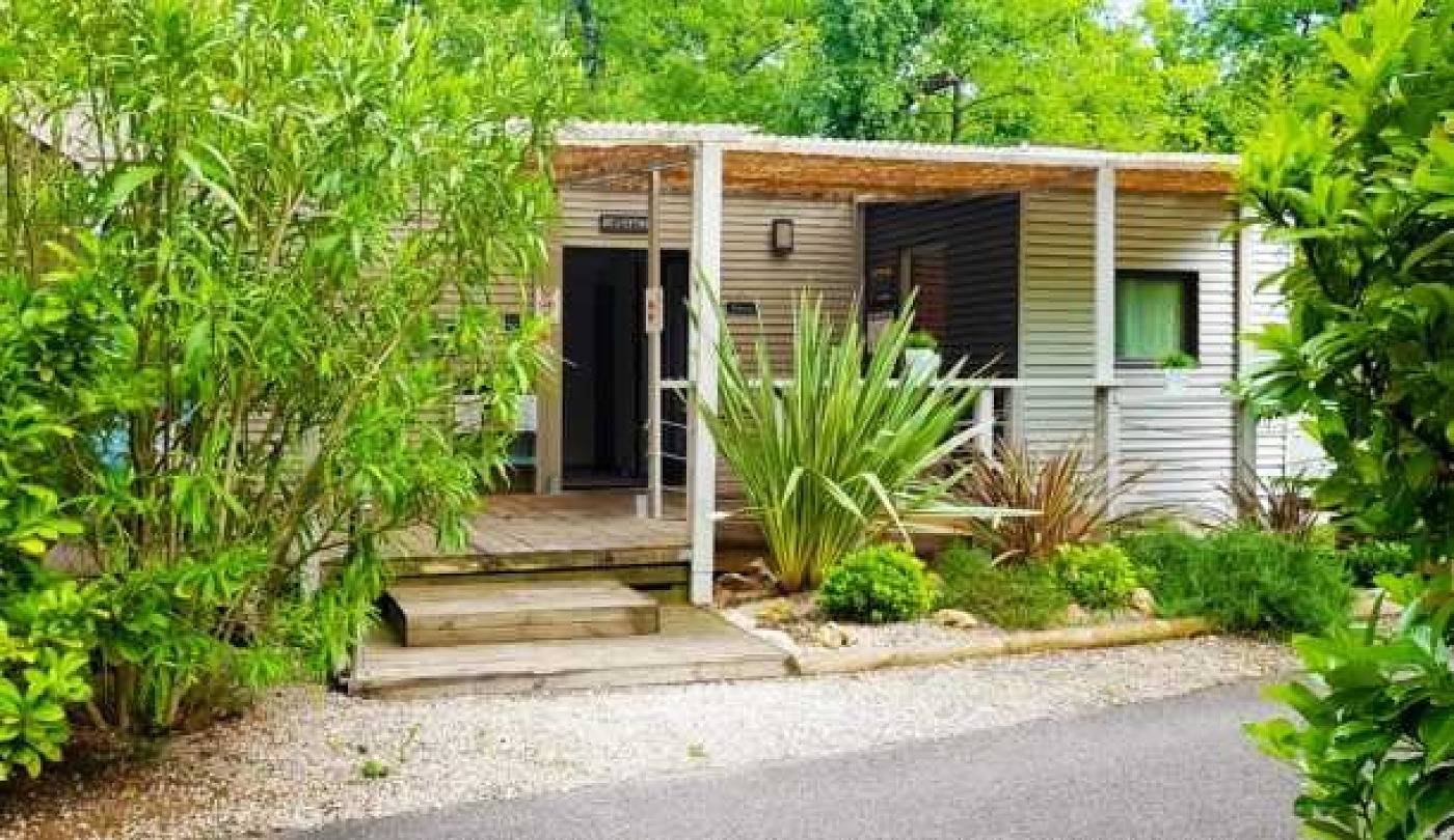 Camping 4 étoiles - Piscine  - eeeeaa in Saint-Jeannet, Cannes und Umgebung