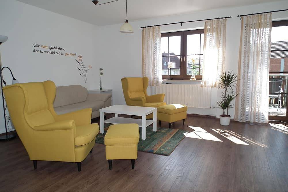 Ganze Wohnung, 80 qm Wohnung mit einem Schlafzimmer und Balkonterrasse in Nordheim am Main, Fränkisches Weinland