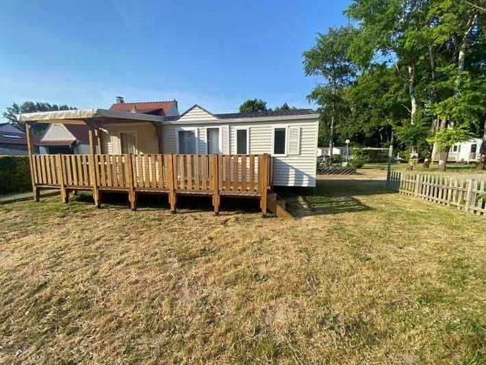 Camping pour 6 personnes, avec piscine ainsi que jardin et vue, animaux acceptés