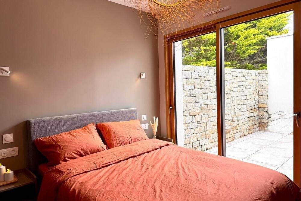 Maison Familiale à 10 min de la plage à pied - 4 suites avec salle d'eau privé in Quiberon, Côte des Mégalithes