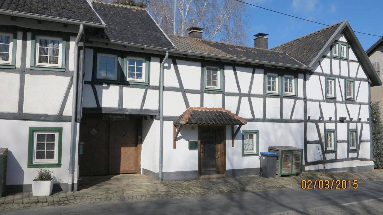 Meisenhof in Schalkenbach, Osteifel