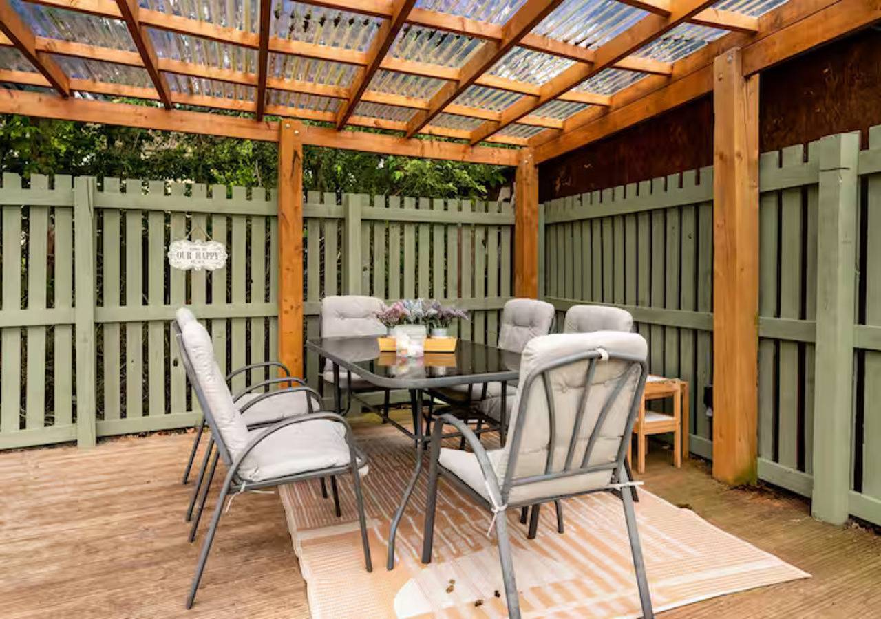 Modern Family House | Sleeps 5 | Free Parking - Pass the Keys in Edinburgh, Edinburgh and Lothian