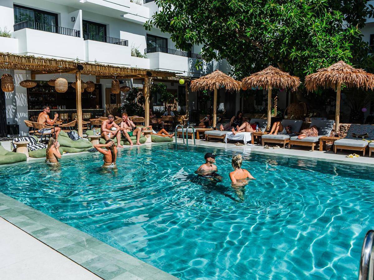 Aparthotel Casita Blanca - Adults Only in Ocean Beach Ibiza, Sant Antoni de Portmany