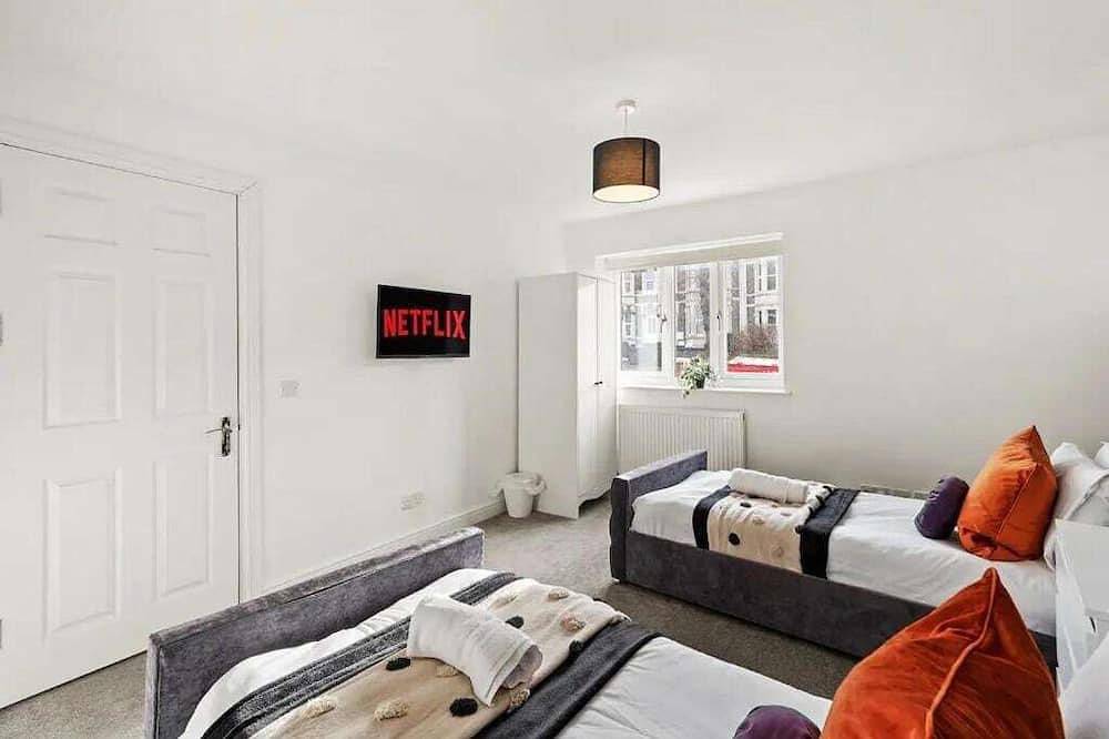 Entire apartment, Elegant Flat in Bristol - Sleeps 8 in Bristol, South West England