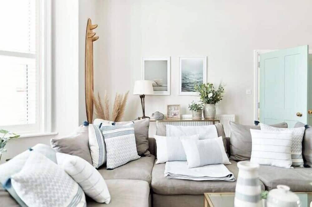 Beach House for 6 People in Bournemouth, South West England
