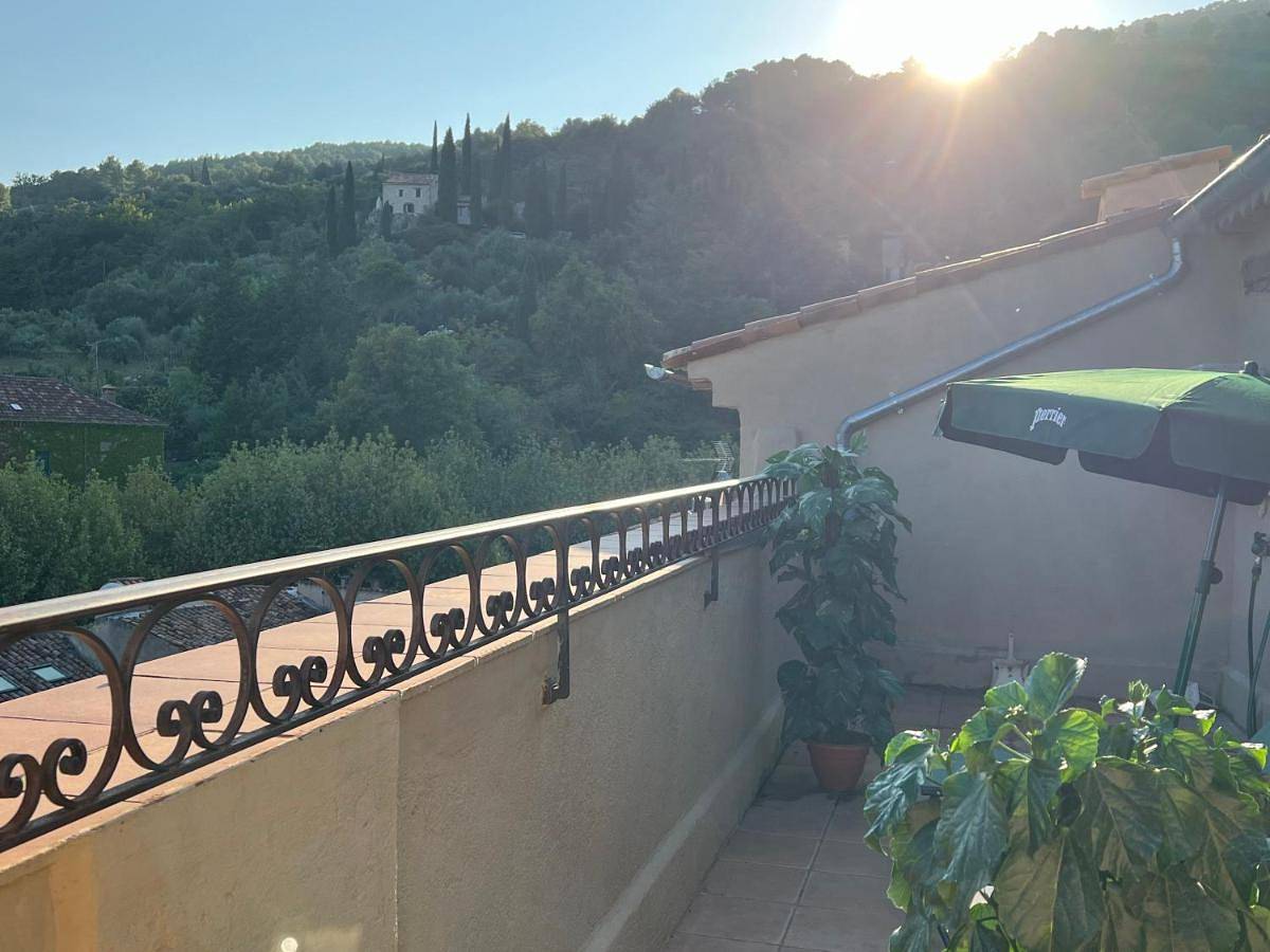Appartement entier, One-Bedroom Apartment in Seillans, Région de Draguignan
