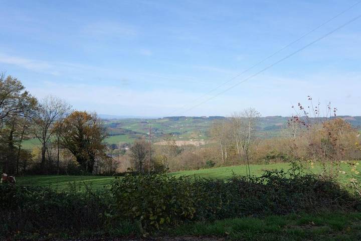 Location de vacances pour 6 personnes, avec vue ainsi que terrasse et jardin à Ronno - 4