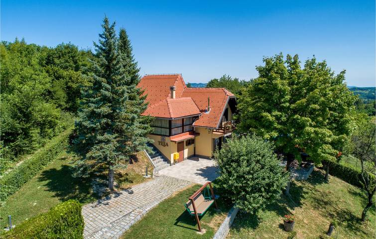 Geräumige 2-Zimmer-Wohnung mit Pool, WLAN und Terrasse in Bedenica, Zagreb und Umgebung
