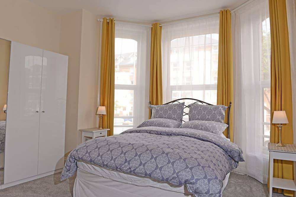 Entire apartment, Spotless 2-bed apartment with gentle ramp access in central Eastbourne for 4 in Eastbourne, East Sussex