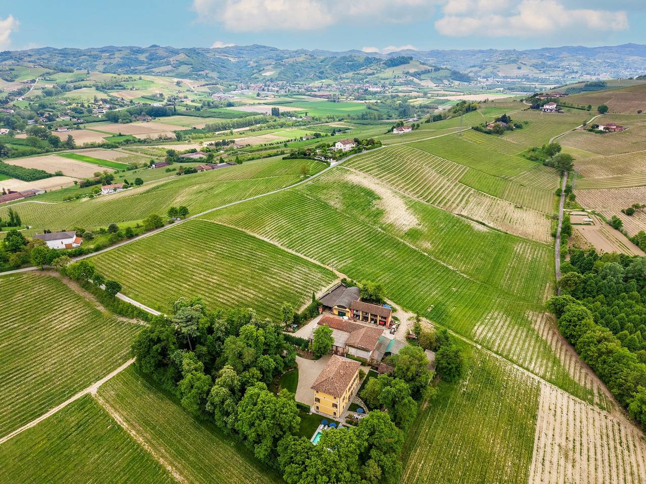 Tenuta Schiavon Barrero 12, Emma Villas in Nizza Monferrato, Langhe
