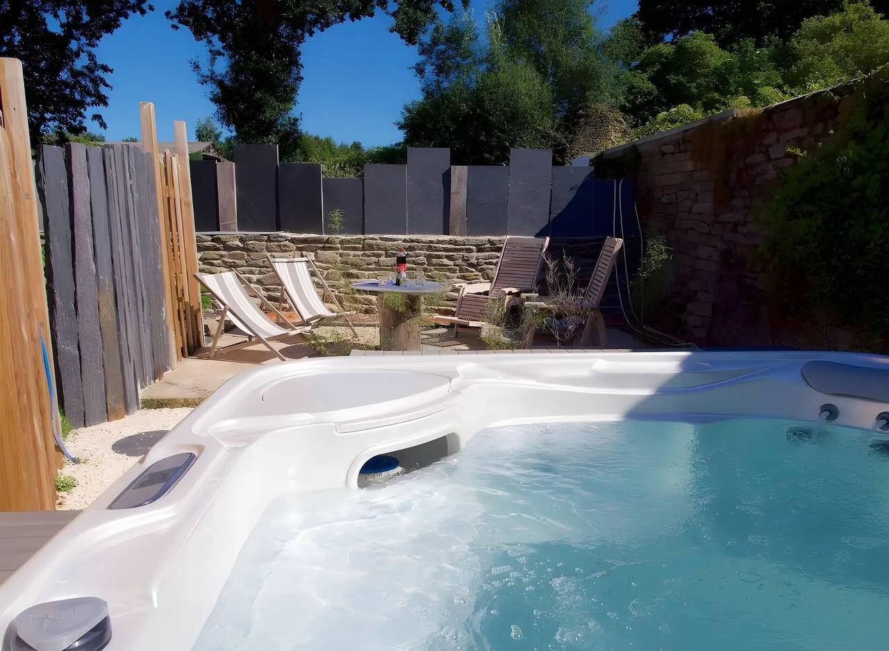 Chambre d’hôtes Esprit Cabane - Les Hortensias in La Croix-Helléan, Région de Pontivy