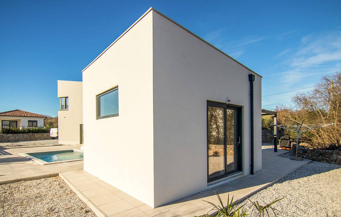 Encantador apartamento de 2 dormitorios con piscina y terraza, a 1,5 km de la playa in Krk Ciudad, Krk (isla)