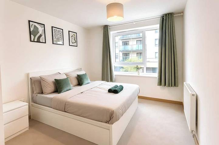 Appartement entier, Bluewater Retreat | Modern 2Br • WiFi + Parking in Dartford, Kent