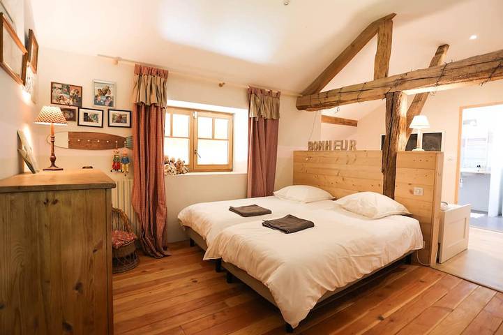 Location de vacances pour 12 personnes, avec jardin à Foissiat - 2