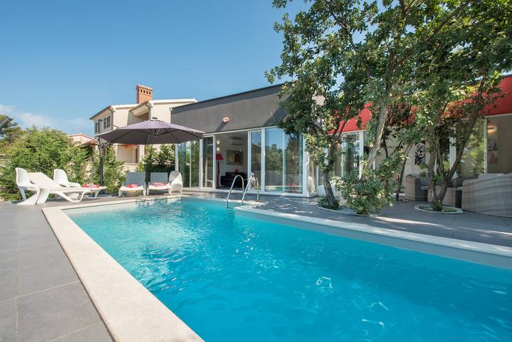 Villa für 10 Personen, mit Terrasse und Pool in Medulin - 2