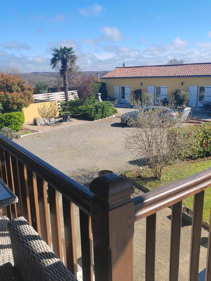 Gîte pour 2 personnes, avec jardin et vue dans Lac d'Uby - 4
