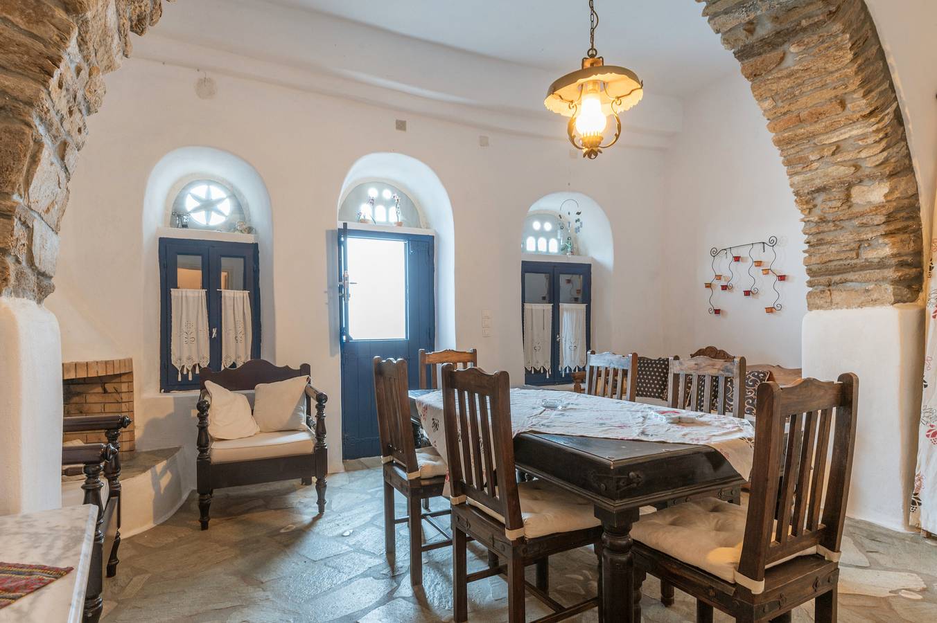 Ferienhaus 'Kykladen White House' mit Bergblick und Gemeinschaftsterrasse in Xinara, Tínos