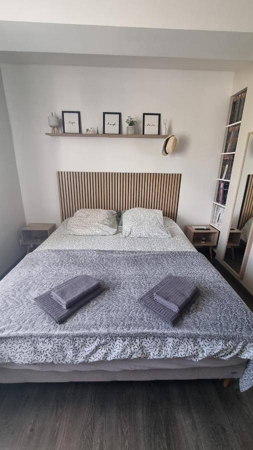Appartement de vacances entier, Chambre parentale - Chez Ana in Changé, Sarthe