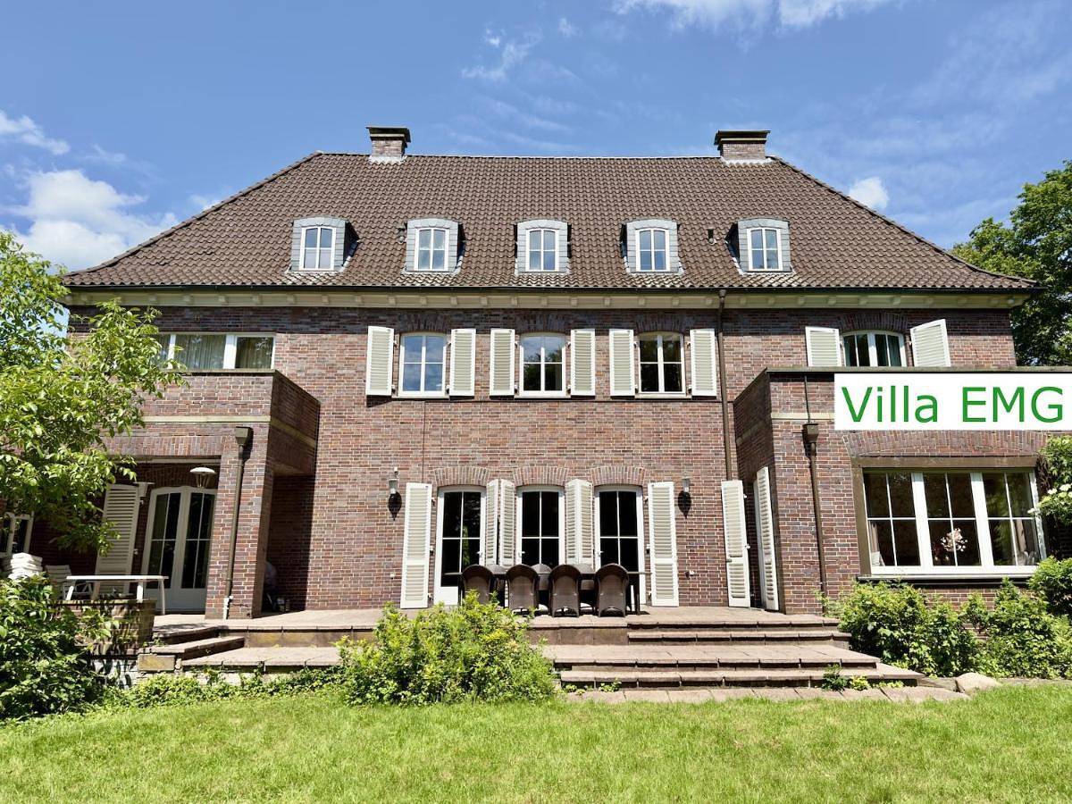 Luxury Villa Emg Steinfurt - Historische Villa mit Sauna, Spa, Garten & großem Essbereich für bis zu 22 Personen in Steinfurt, Münsterland