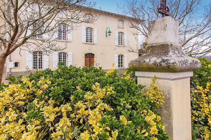 Location de vacances pour 12 personnes, avec jardin à Cassagne (Haute-Garonne)