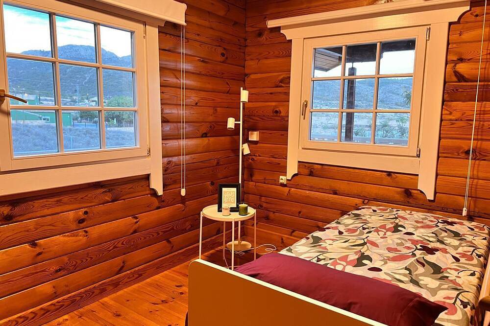 Dream cabin with outdoor Jacuzzi and barbecue. in Fortuna, Murcia Binnenland