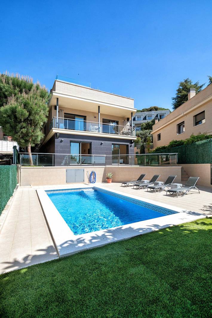 Chalet para 10 personas, con Vistas al mar además de Terraza y Jardín en Maresme - 4