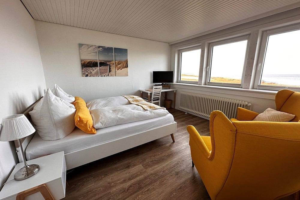 Ganze Wohnung, Fewo mit in einmaliger Wattlage mit Blick aufs Meer in Steenodde, Nebel