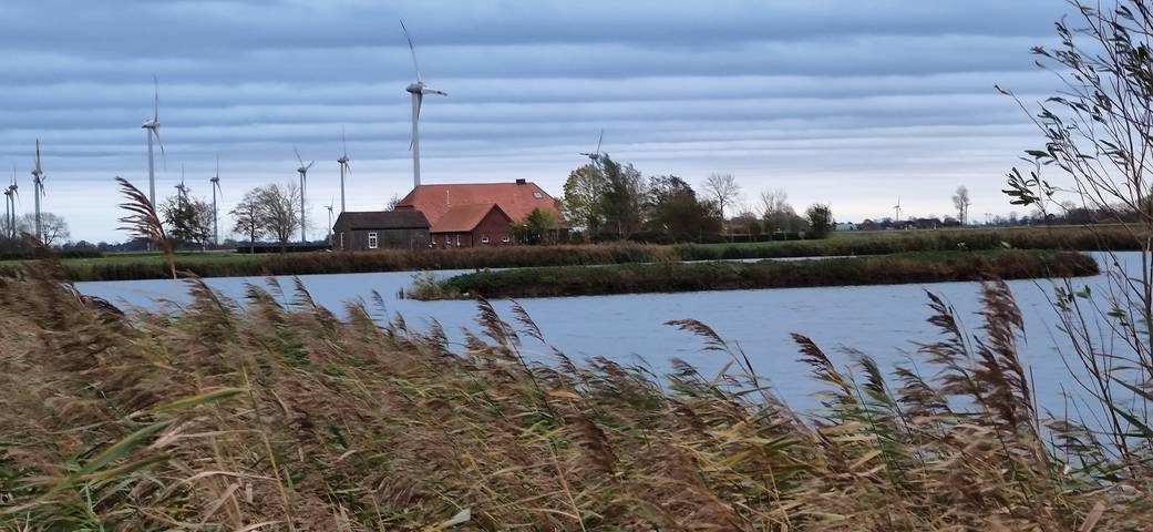 Ferienhaus für 3 Personen, mit Garten und Seeblick in Wesermarsch