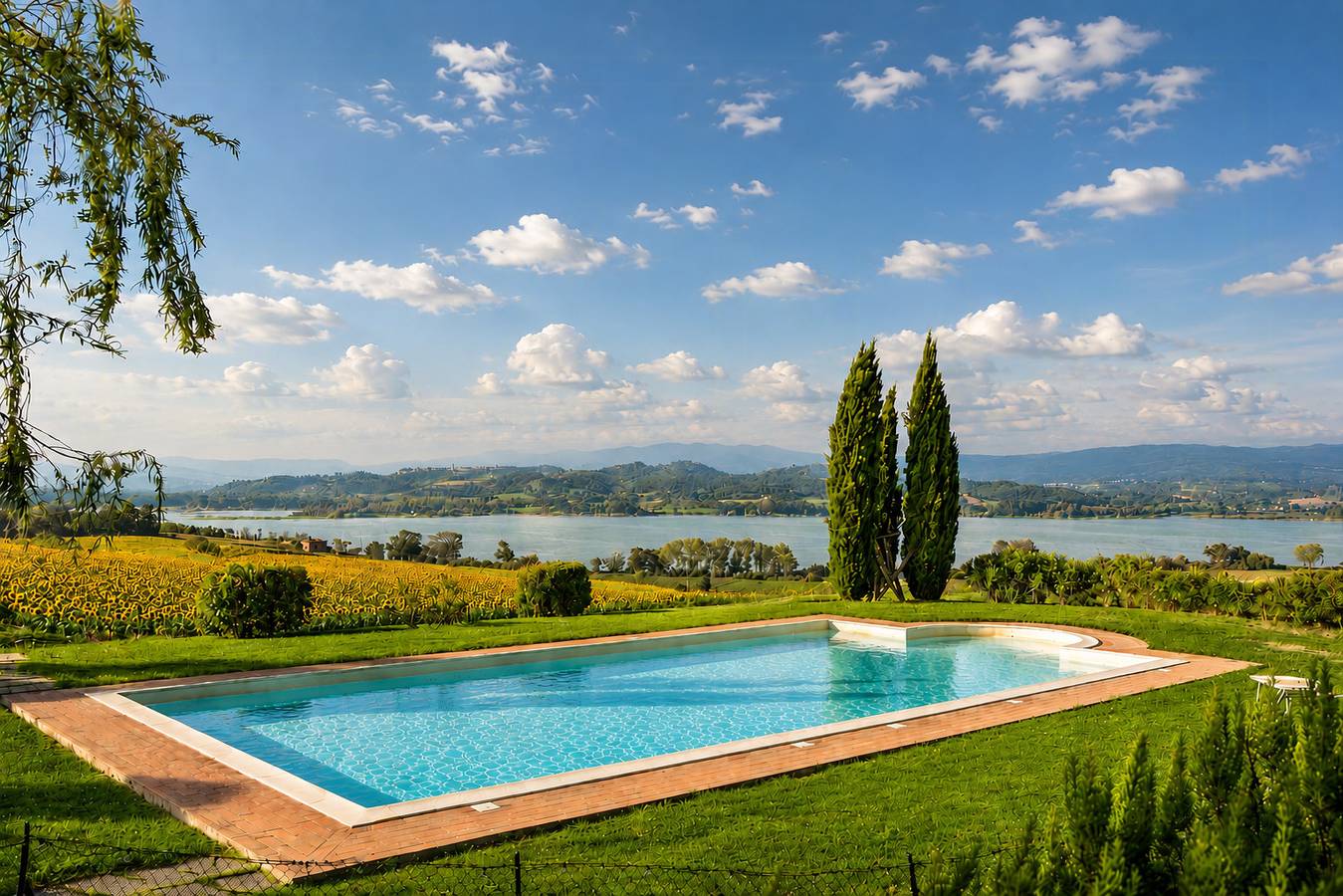 Casa con vista sul lago tra la Toscana e l'Umbria in Castiglione del Lago, Lago Trasimeno