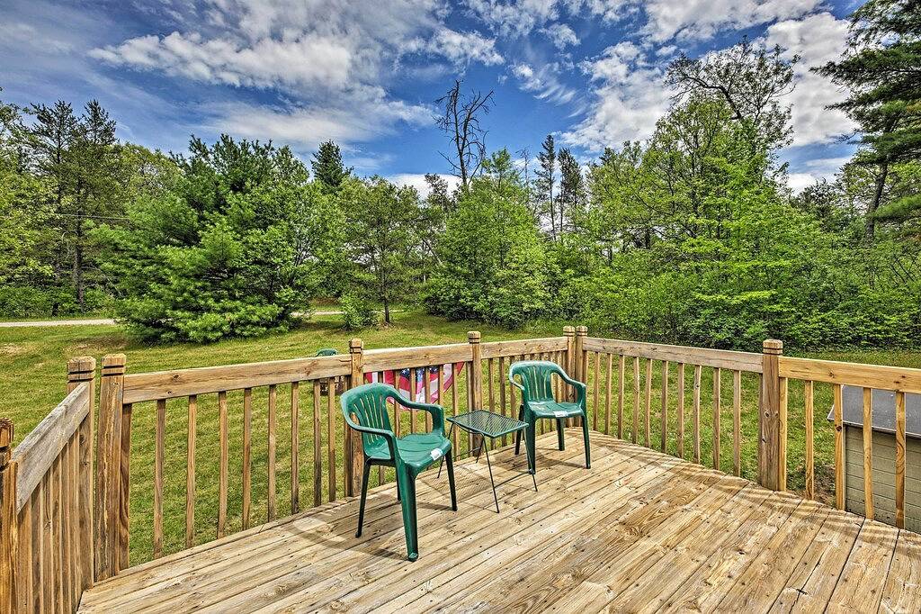 Secluded Woodsy Cabin: Hike, Fish, Hunt + Atv! in Arkdale, Castle Rock Lake