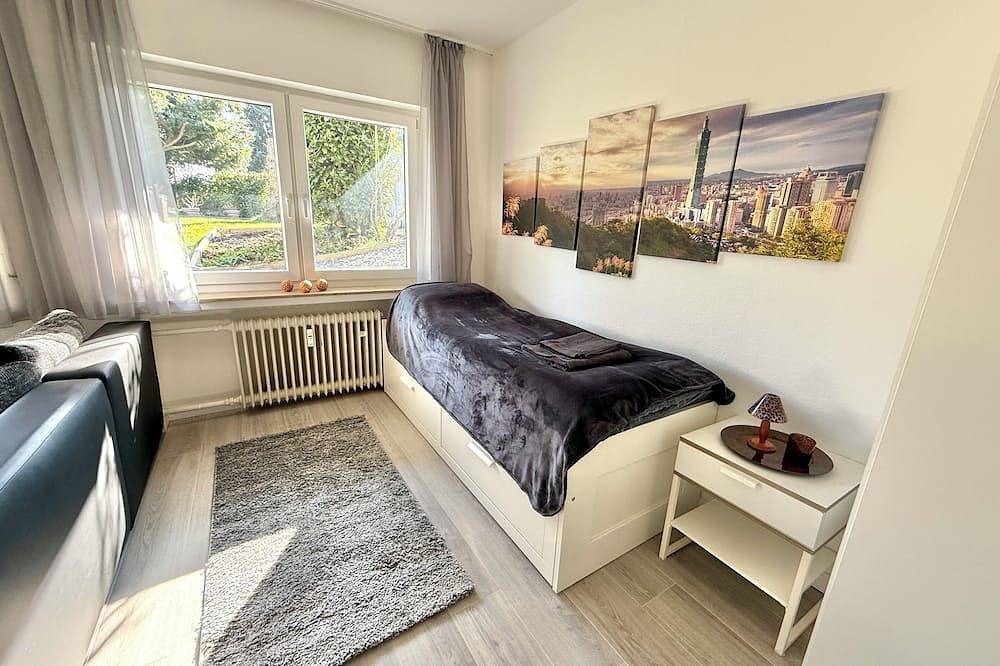 Entire apartment, Cozy apartment with a view of the countryside near the trade fair in Meerbusch, Lower Rhine