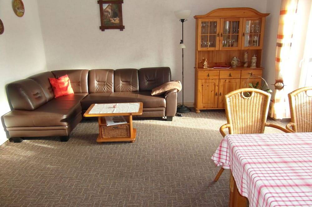 Ganze Wohnung, Holiday house \"Am Waldweg\" - Apartment 1 in Rittersgrün, Breitenbrunn / Erzgebirge