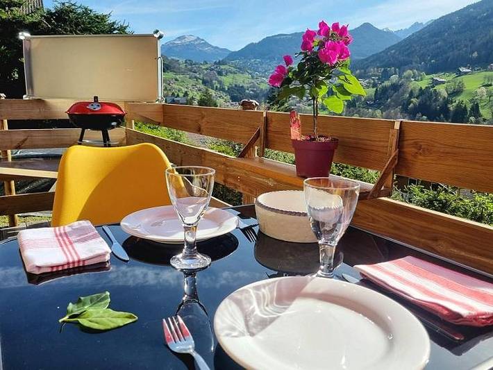 Gîte pour 2 personnes, avec vue et jardin, animaux acceptés à Les Villards-sur-Thônes - 2