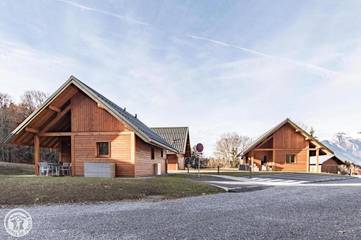 Gîte pour 6 personnes, avec terrasse et vue à Seythenex