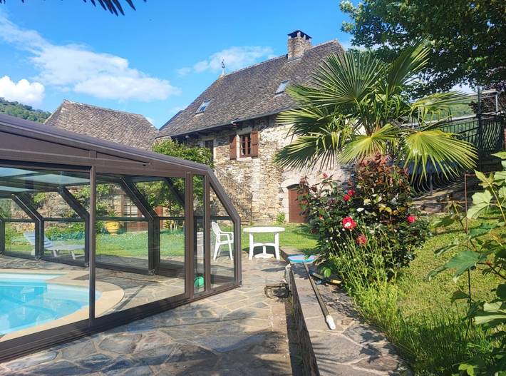 Gîte pour 6 personnes, avec jardin ainsi que piscine et terrasse, animaux acceptés dans Montézic