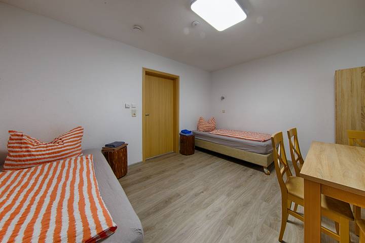 Ganze Ferienwohnung, Haus 13 zum Südblick - Apartment mit vier Schlafzimmern in Roßleben-Wiehe, Burgenlandkreis
