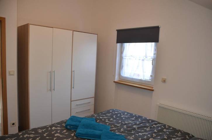 Ferienwohnung für 4 Personen, mit Balkon und Garten sowie Seeblick und Ausblick in Grafenwiesen - 3