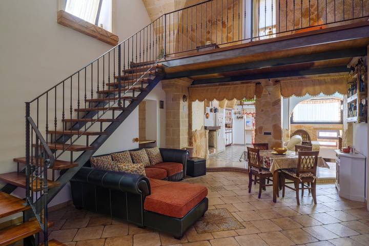 'Holiday Home Il Giglio' close to City Centre with Terraces & Wi-Fi in Manduria, Taranto Province
