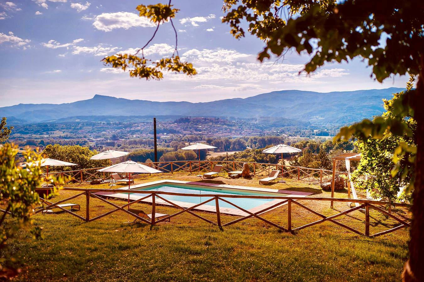 Villa in pietra con piscina panoramica in Poppi, Casentino