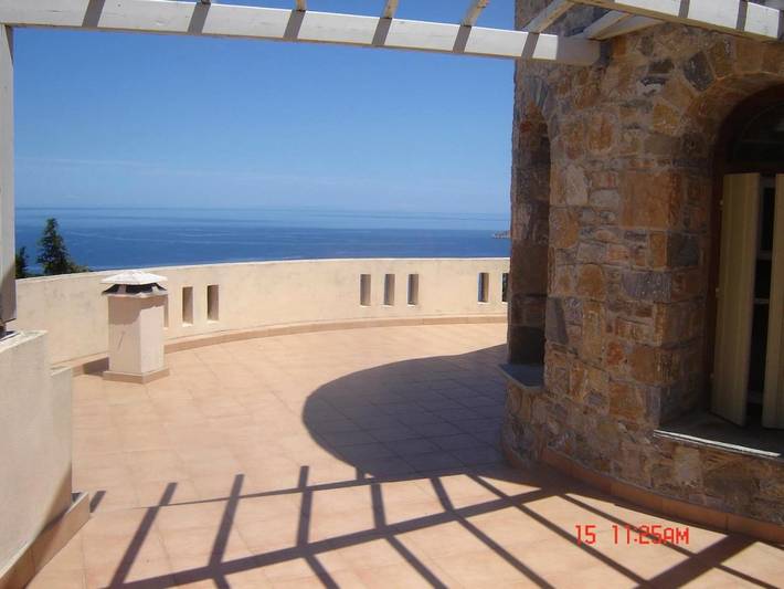 Villa for 4 people, with terrace and view as well as garden in Alonissos