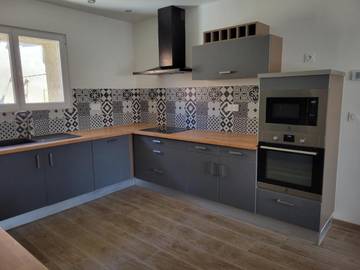 Gîte pour 7 personnes, avec terrasse et vue, animaux acceptés à Argeliers