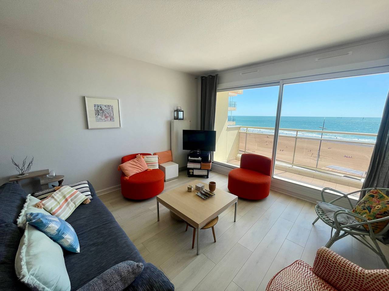 Entire apartment, Beautiful T3 apartment with balcony, parking and Wi-Fi in Les Sables-d'Olonne in Les Sables-d'Olonne, Vendée