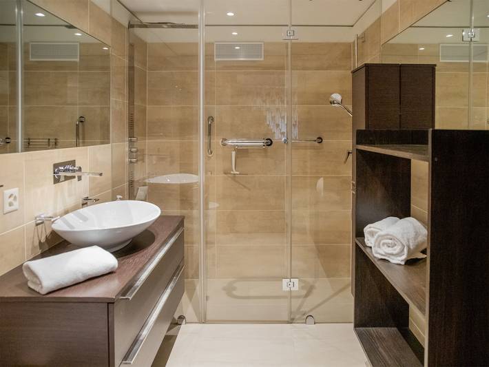 Gîte pour 4 personnes, avec terrasse et vue ainsi que sauna et vue sur le lac à St. Moritz - 4