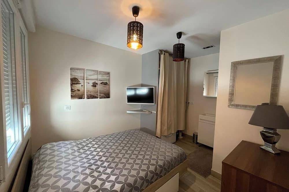 Ganze Wohnung, Superb furnished and equipped T2 in the heart of downtown with Free Wifi in Montluçon, Montluçon und Umgebung