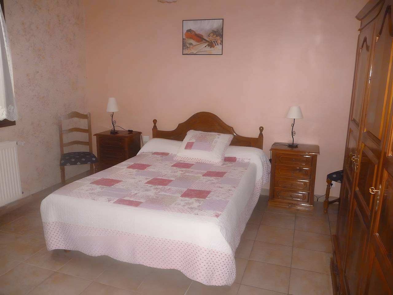 Chambres d’hôtes « Chambres Eglantier » avec terrasse et jardin partagés, Wi-Fi in Milhac, Quercy